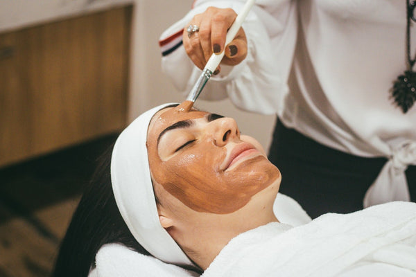 Incorporating Facial Oils into Your Daily Skincare Regimen